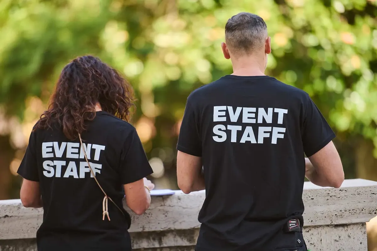 Equipo de Be Events Barcelona trabajando en un evento
