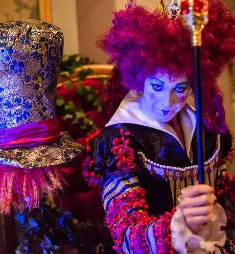 Personajes en un evento temático de Be Events